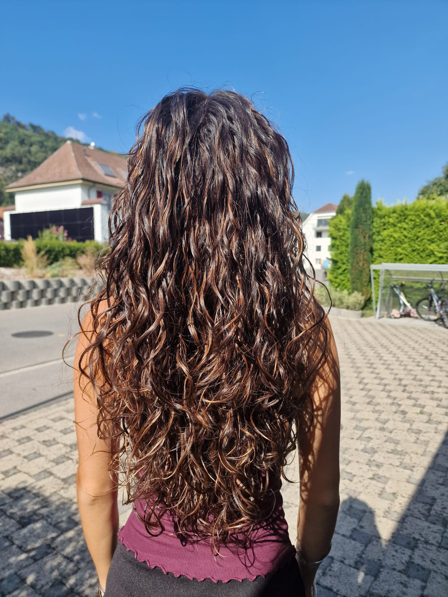 Lange, lebendige Locken – Look von Hairmania